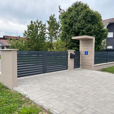 Kod Dide - Entry With Pin 0-24H Διαμέρισμα Σλαβόνσκι Μπροντ Εξωτερικό φωτογραφία